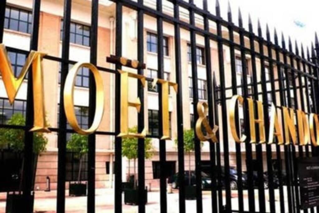 Suite Premium Le Figaro 2 Épernay Exterior foto
