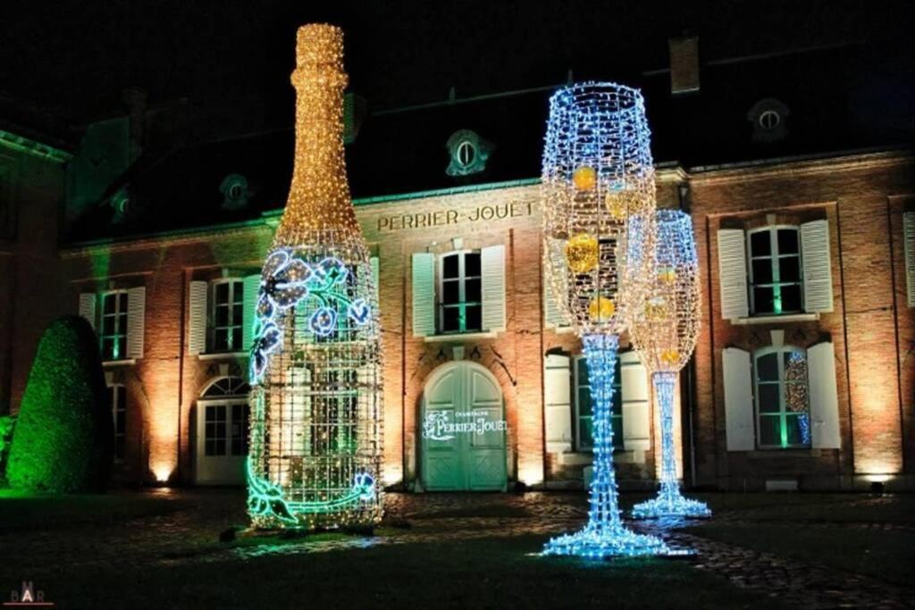 Suite Premium Le Figaro 2 Épernay Exterior foto